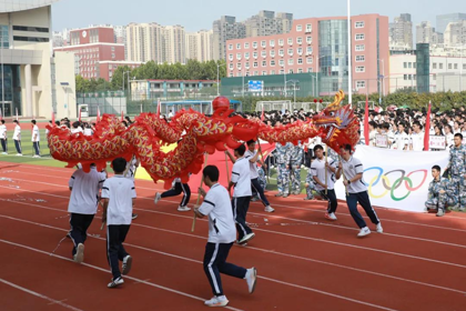 燃：2025年秋季运动会开幕，青春与热爱共赴赛场！