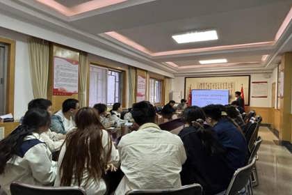 青春在九中绽放，成长与卓越同行——郑州九中召开青年教师座谈会